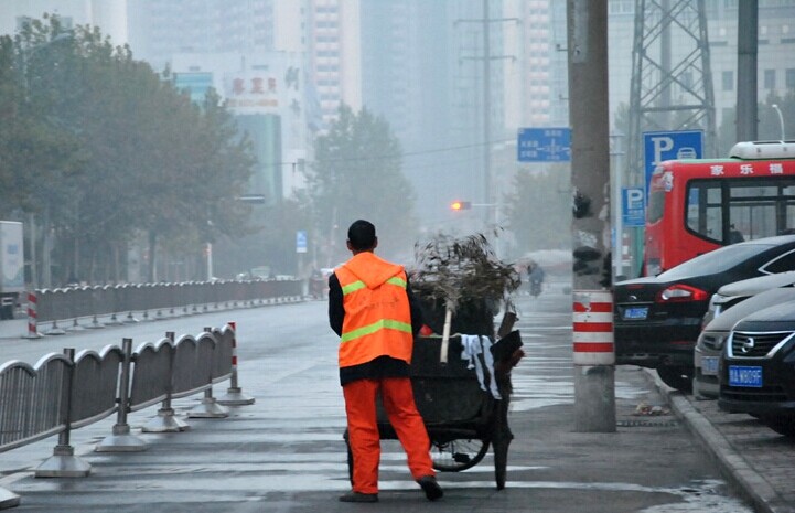 河南第十七屆環(huán)衛(wèi)節(jié)：對(duì)“城市美容師”說聲辛苦了！