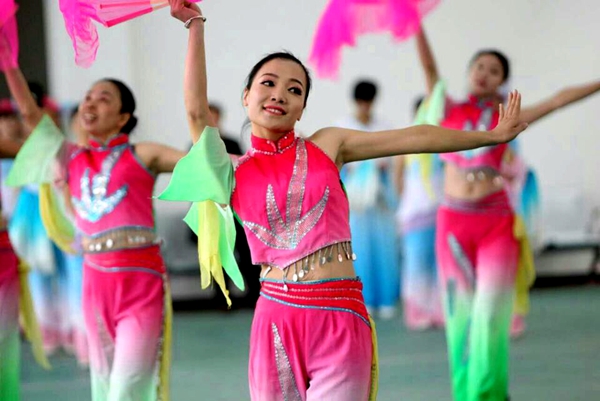 駐馬店全民健身大會(huì)健身秧歌今日開賽(圖文)