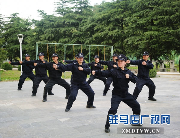 上報(bào)圖2 擒敵拳..jpg