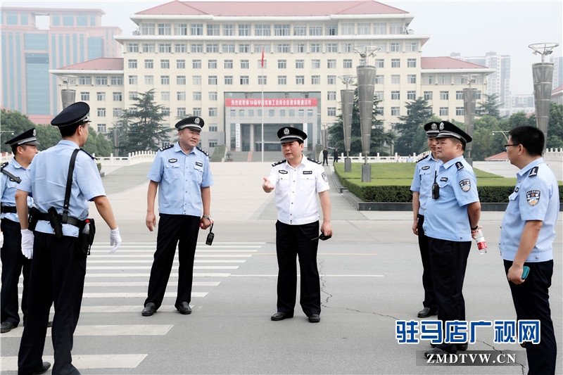 數(shù)千名民警為2016年中國農(nóng)產(chǎn)品加工業(yè)投資貿(mào)易洽談會勝利召開保駕護(hù)航