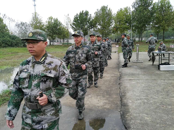 全市60名新任職基層武裝部長雨中集訓(xùn)