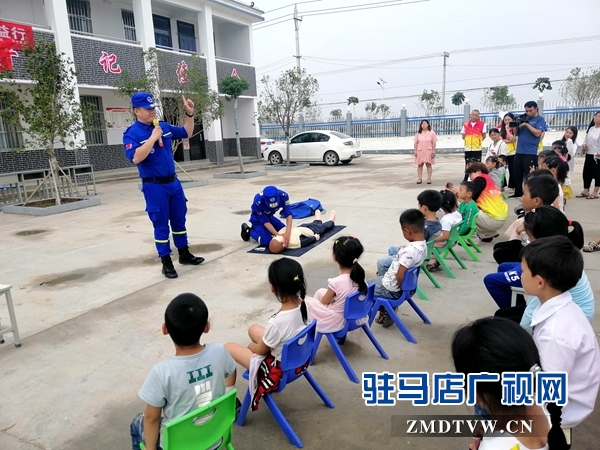 防溺水安全知識進(jìn)校園 筑固學(xué)生暑期“安全墻”