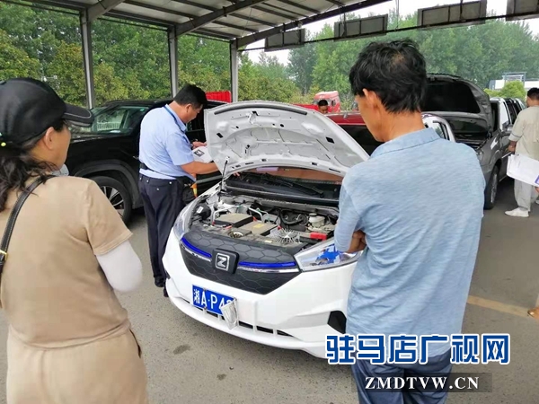 車管所設(shè)“綠色通道”為新能源汽車上牌 獲市民點(diǎn)贊