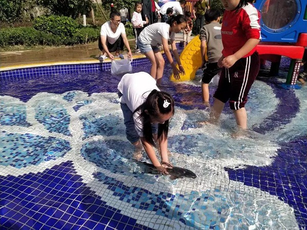 “繽紛夏日，魚樂(lè)無(wú)限”碧桂園清月灣業(yè)主活動(dòng)圓滿結(jié)束！