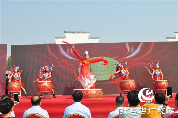 平輿縣芝麻老街文化商業(yè)中心招商大會暨戰(zhàn)略合作伙伴簽約儀式恢弘盛啟