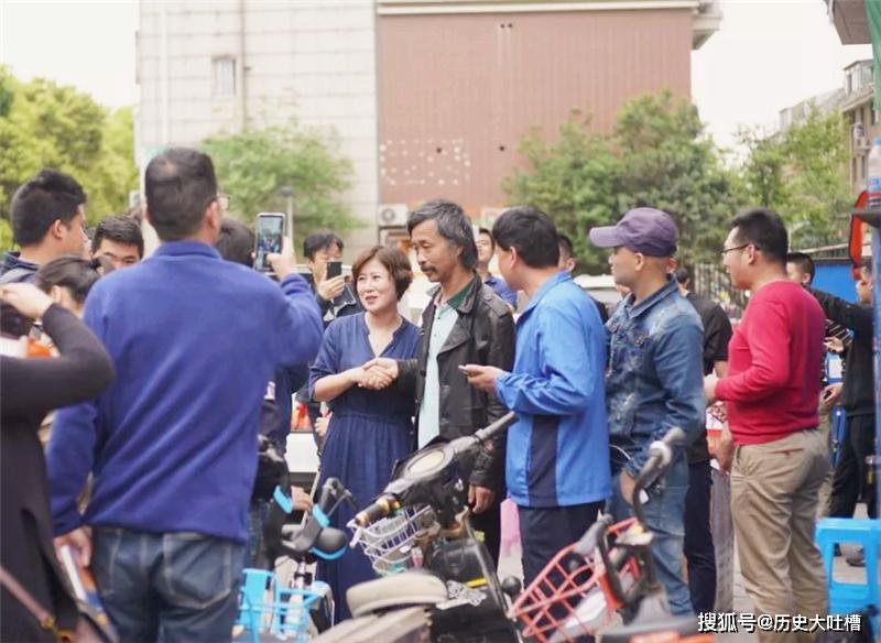  “流浪大師”沈巍曾衣衫襤褸，如今的生活卻發(fā)生了翻天覆地的變化 