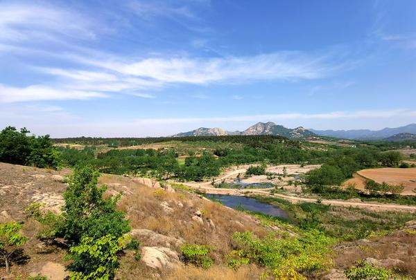 泌陽縣下碑寺，驚現(xiàn)天然“開”字石……