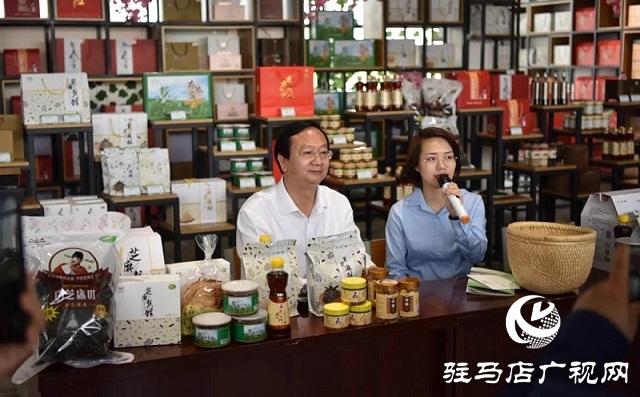 平輿縣長“直播帶貨” 芝麻產品網(wǎng)上熱銷