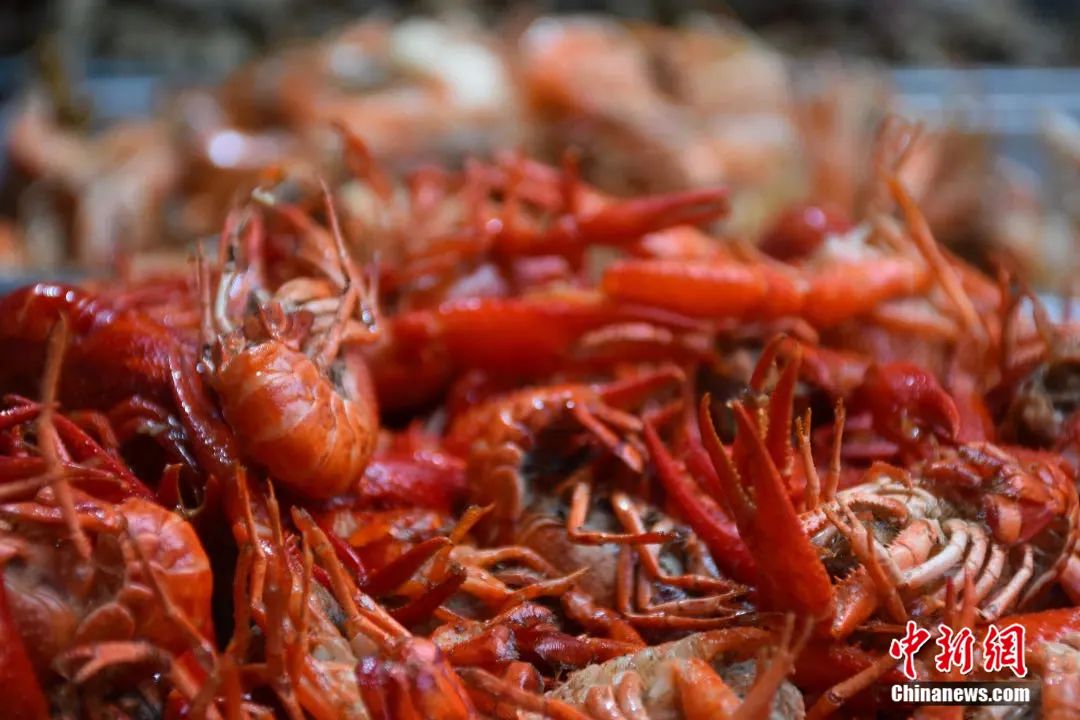 自制芯片、印章…這些高校畢業(yè)禮物“硬核”又暖心