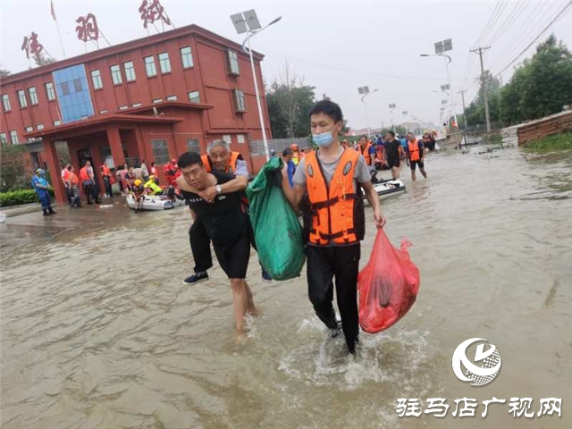 駐馬店市蛟龍水上救援隊(duì)火速支援安徽六安固鎮(zhèn)抗洪救援