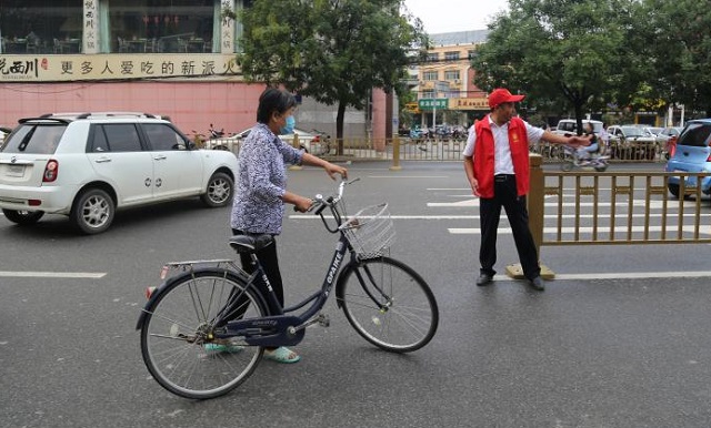 平輿縣古槐街道：扎實(shí)做好路崗值班 全員上陣參與創(chuàng)建