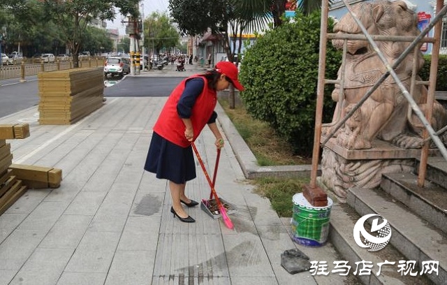 平輿縣古槐街道：扎實(shí)做好路崗值班 全員上陣參與創(chuàng)建