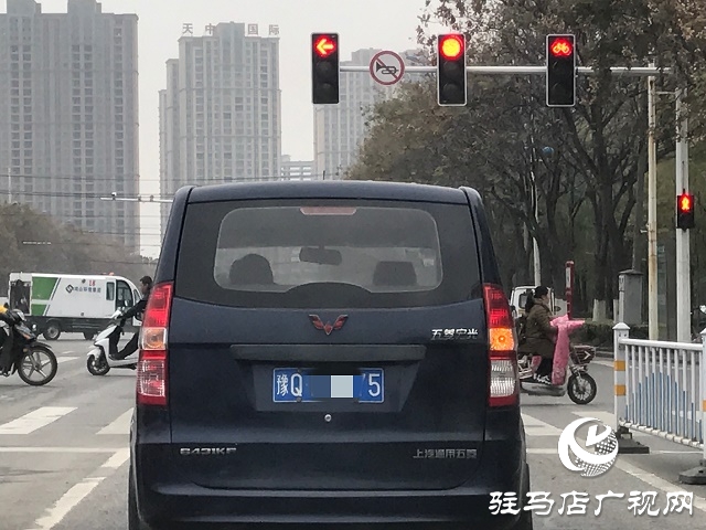 單雙號(hào)限行第一天 限行區(qū)域內(nèi)車(chē)少路況好