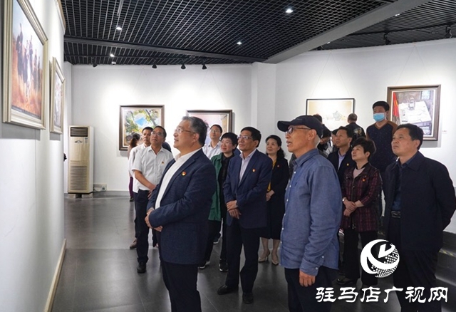 黃淮學(xué)院慶祝中國(guó)共產(chǎn)黨成立100周年書畫攝影作品展隆重舉行