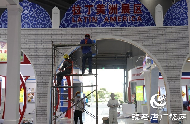 記者探營農(nóng)洽會展館 展區(qū)搭建已接近尾聲