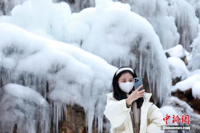 元旦假期“不走遠(yuǎn)，周邊玩” 冰雪游迎來熱潮