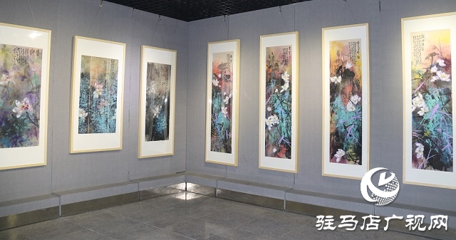 楊樹(shù)玉書(shū)畫(huà)作品展座談會(huì)在駐馬店市文化館舉行