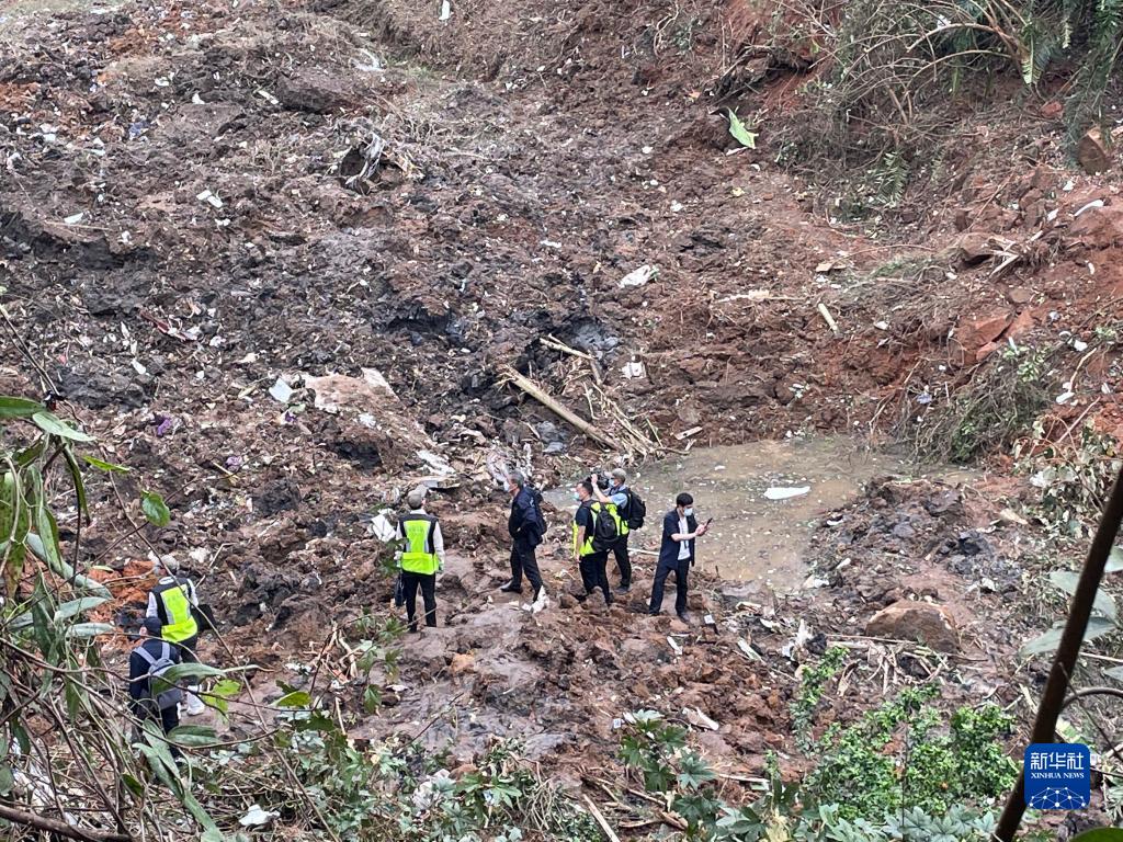 搜尋，與風雨賽跑——藤縣空難墜機現(xiàn)場見聞