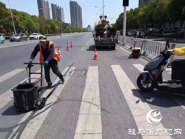 駐馬店市城管局掀起春季市政道路養(yǎng)護熱潮