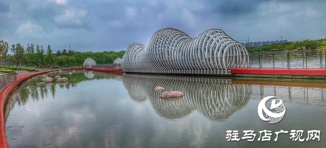 雨后的濱河公園