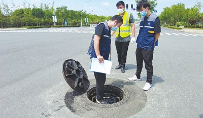 汛期，咱腳下的井蓋安全嗎？遇無蓋窨井傷人，誰擔(dān)責(zé)？