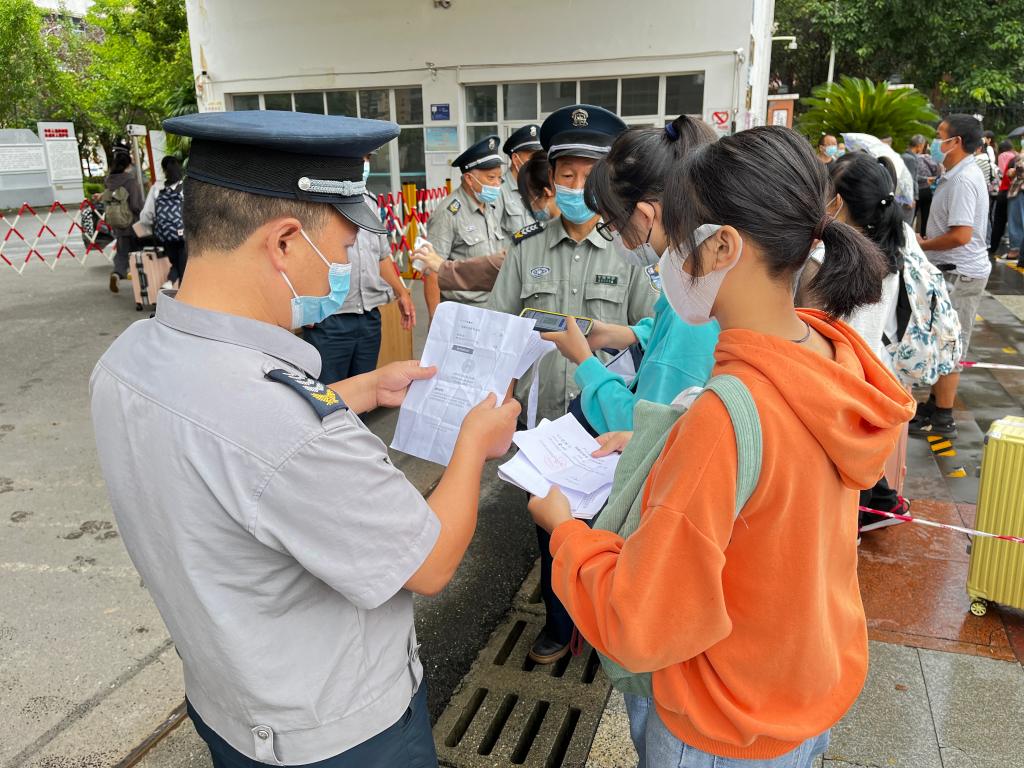 新華全媒+丨準備好了 各地做足“功課”迎開學