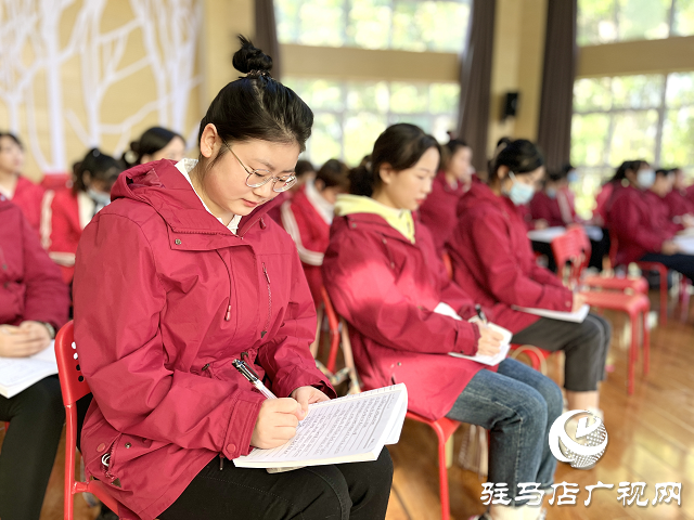 駐馬店市實(shí)驗(yàn)幼兒園：愛(ài)而不減 畫出精彩