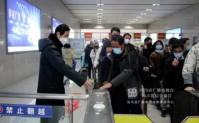 剛剛！記者在駐馬店站、駐馬店西站拍下這樣一幕…