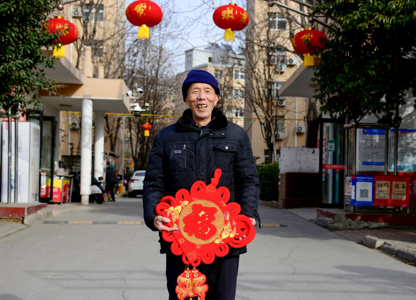 新春走基層丨新年來張全家福吧！攝影志愿者用光影為村民留住煙火年年