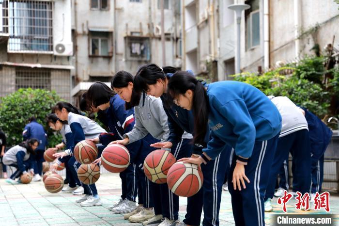 【科學(xué)的溫度】體育中考調(diào)整耐力項(xiàng)目，青少年“陽(yáng)康”后如何鍛煉？