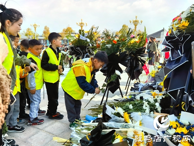 清明寄哀思 民眾自發(fā)前往楊靖宇將軍紀(jì)念館內(nèi)悼念