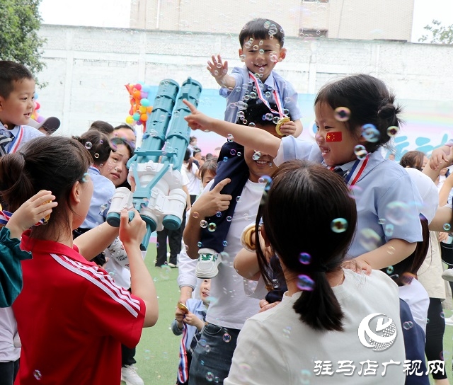 悅動(dòng)精彩童年 親子快樂成長 駐馬店市實(shí)驗(yàn)幼兒園親子運(yùn)動(dòng)會圓滿落幕