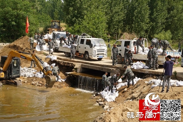 2023年泌陽(yáng)縣道路交通應(yīng)急管控及險(xiǎn)情處置演練在楊家集鎮(zhèn)舉行