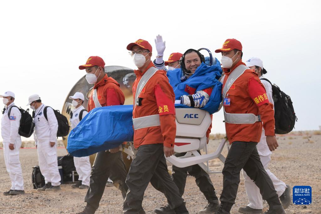 神舟十五號(hào)載人飛船返回艙成功著陸 神舟十五號(hào)載人飛行任務(wù)取得圓滿成功