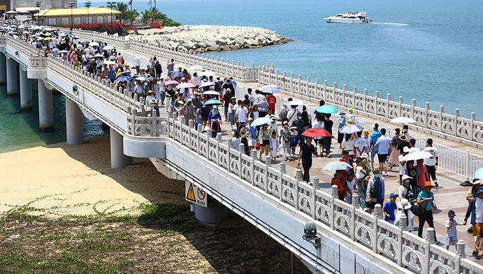 玩法“上新” “暑期檔”旅游持續(xù)升溫