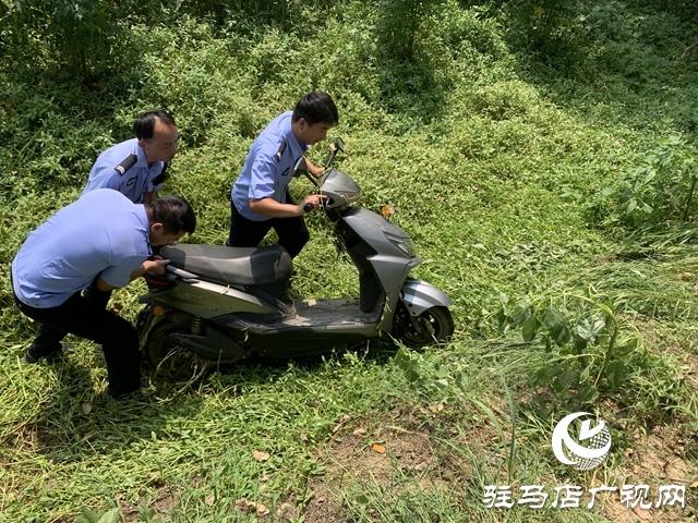 男子不慎掉入溝中 警民及時救助轉(zhuǎn)危為安