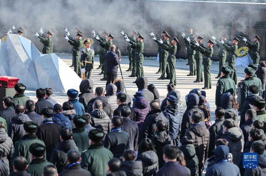 英魂安息 家國(guó)安寧——第十批在韓中國(guó)人民志愿軍烈士遺骸安葬儀式側(cè)記