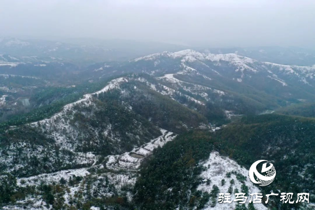 盤古山：晨起開門雪滿山 雪晴云淡日光寒