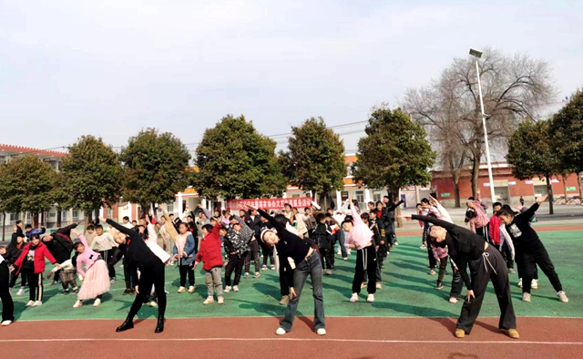 舞蹈藝術(shù)進校園 美育成長潤心田