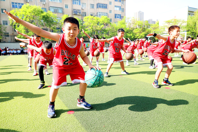 駐馬店實(shí)驗(yàn)小學(xué)快樂(lè)健身節(jié)：運(yùn)動(dòng)展風(fēng)采  健康伴成長(zhǎng)