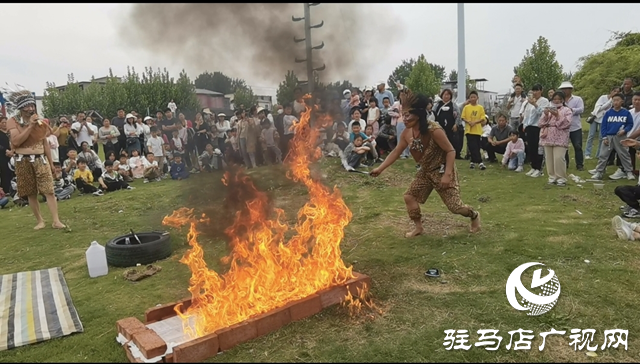 平輿藍天芝麻小鎮(zhèn)：美人魚真人秀 野人部落演藝讓游客嗨歡天