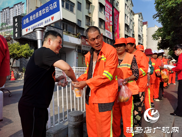 驛城區(qū)西園街道辦事處文化路社區(qū)開展“濃情粽意”送安康活動