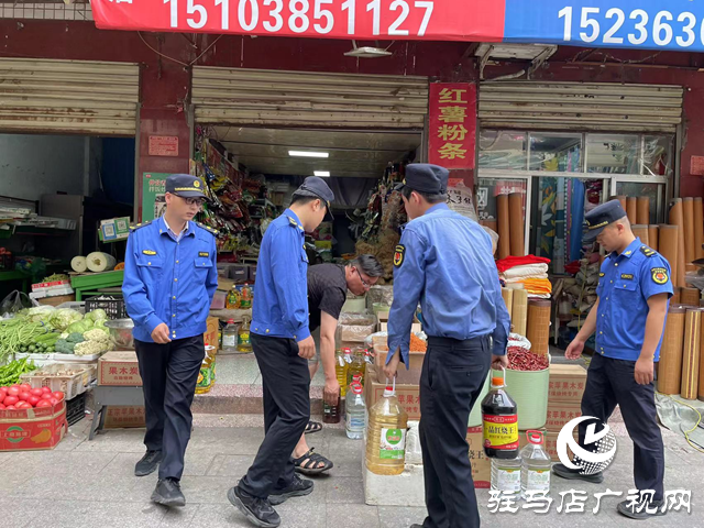 駐馬店經(jīng)濟開發(fā)區(qū)城市管理局開展市容整治行動