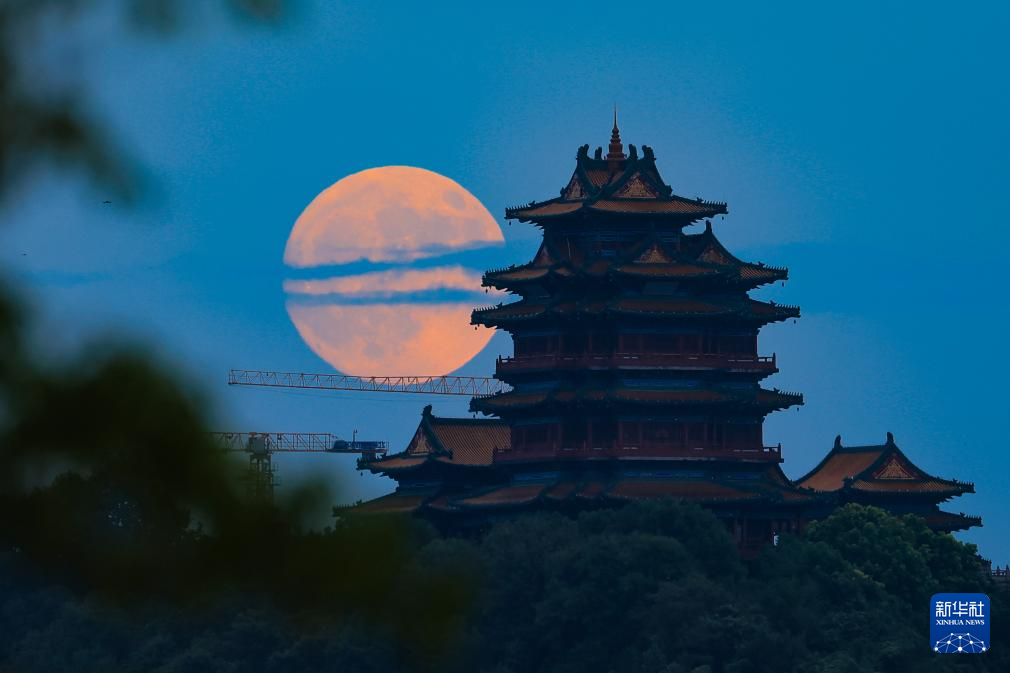 詩意中國丨萬里此情同皎潔 一年今日最分明