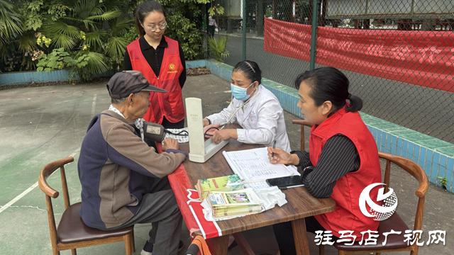 驛城區(qū)委統(tǒng)戰(zhàn)部開展“我們的節(jié)日·重陽”文明實踐活動