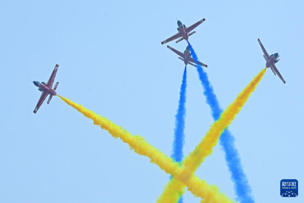 空軍36型武器裝備在中國航展成體系亮相 展現(xiàn)人民空軍轉(zhuǎn)型跨越新成就