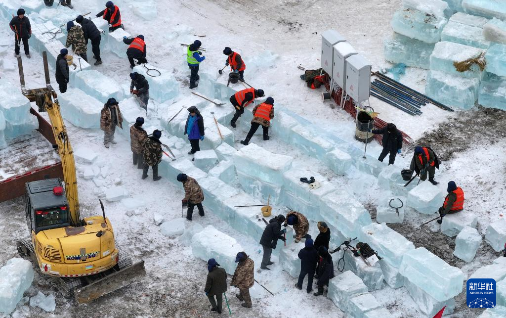 哈爾濱冰雪大世界冰建施工啟動